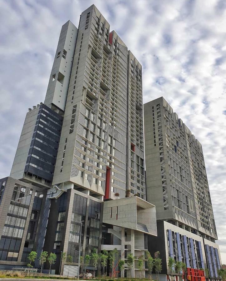 Tamarind Suites Cosy Studio Cyberjaya Bagian luar foto